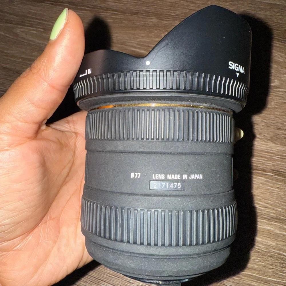 Nikon Black Camera Lens Kit with Altura Flash